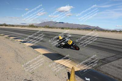 media/Nov-16-2025-Race Pace (Sun) [[8c5fa54630]]/Non Verified Riders (1st 20 Minutes)/3-Turn 3 Inside (11am)/